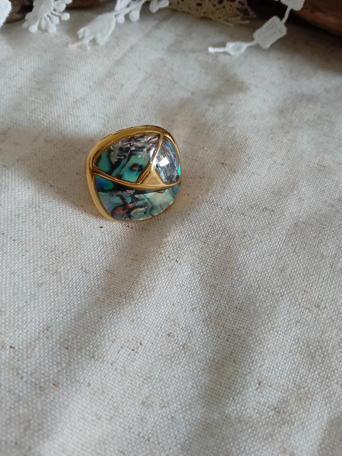 Bague acier doré et pierres abalone ormeaux